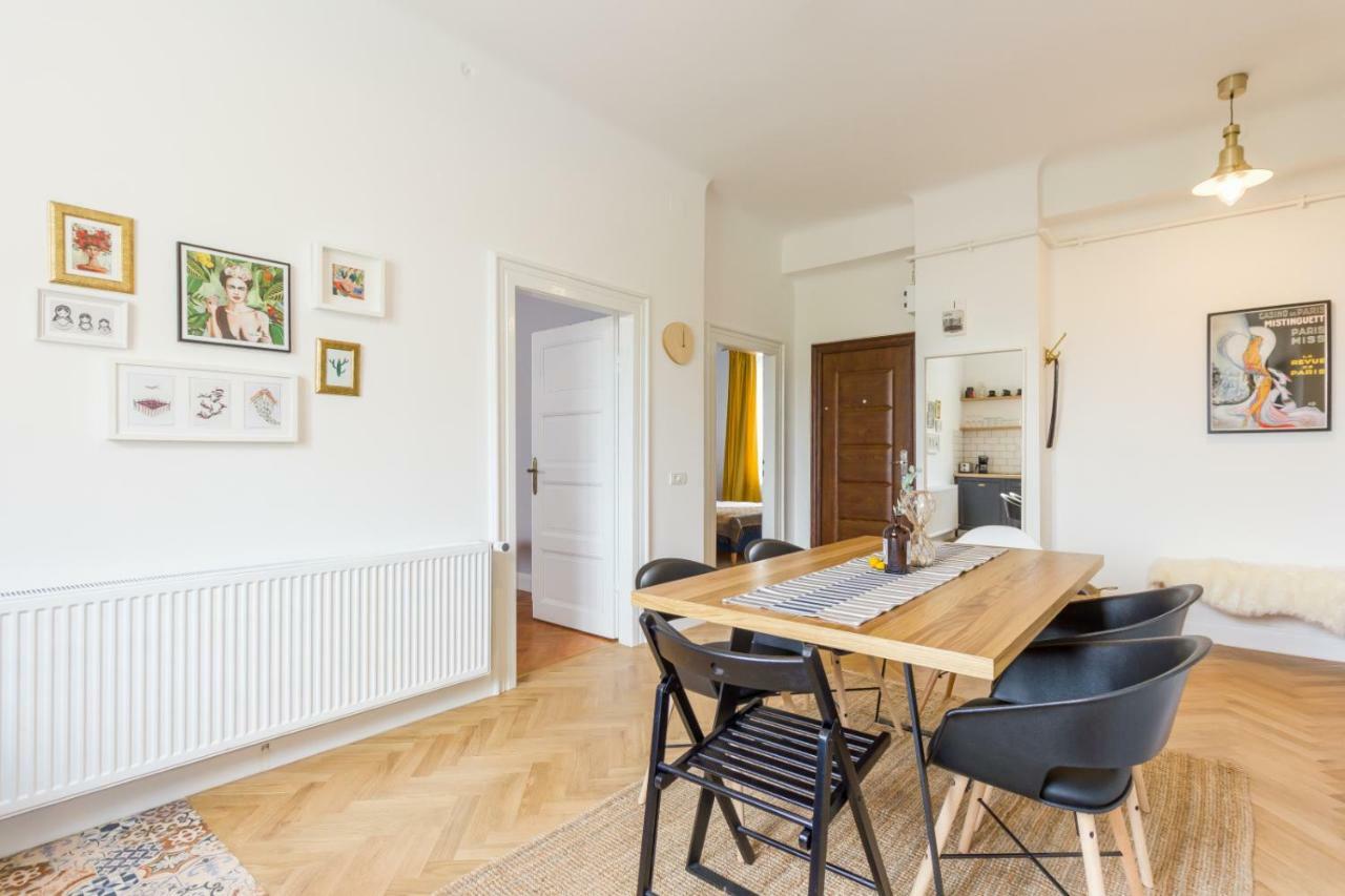 City Chic 3 Bedroom Apartment Клуж-Напока Экстерьер фото