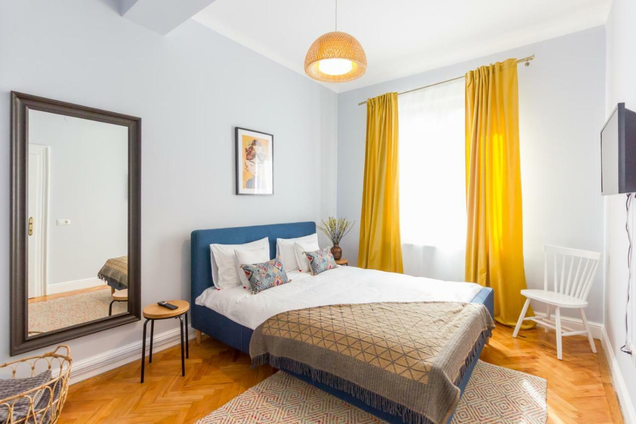 City Chic 3 Bedroom Apartment Клуж-Напока Экстерьер фото